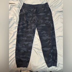 Lululemon Black Camo Scuba Jogger Pants